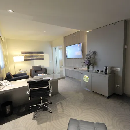 Intercontinental By Ihg Hotel